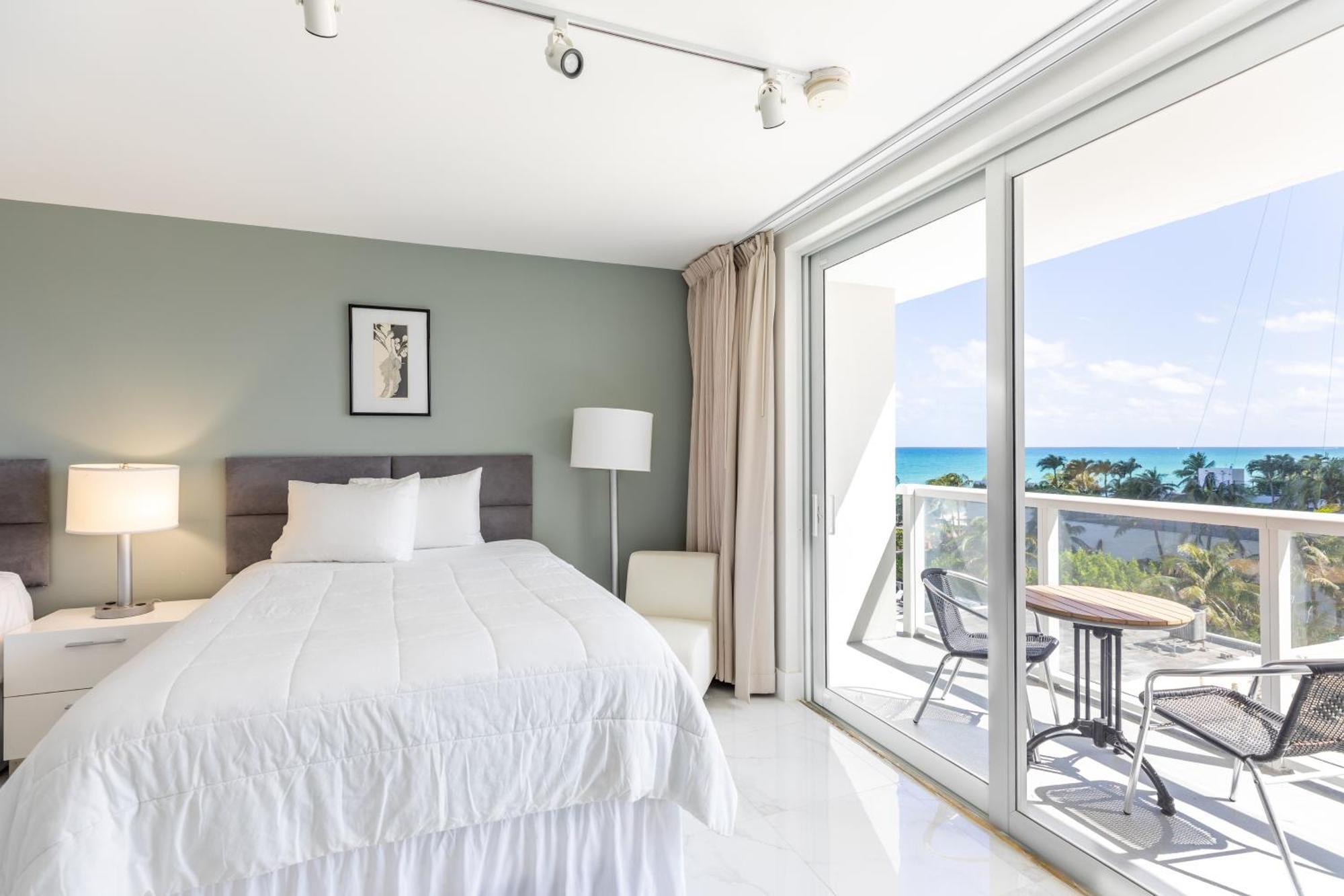 Sunny Isles Beach Resort Studio With Ocean Views Extérieur photo