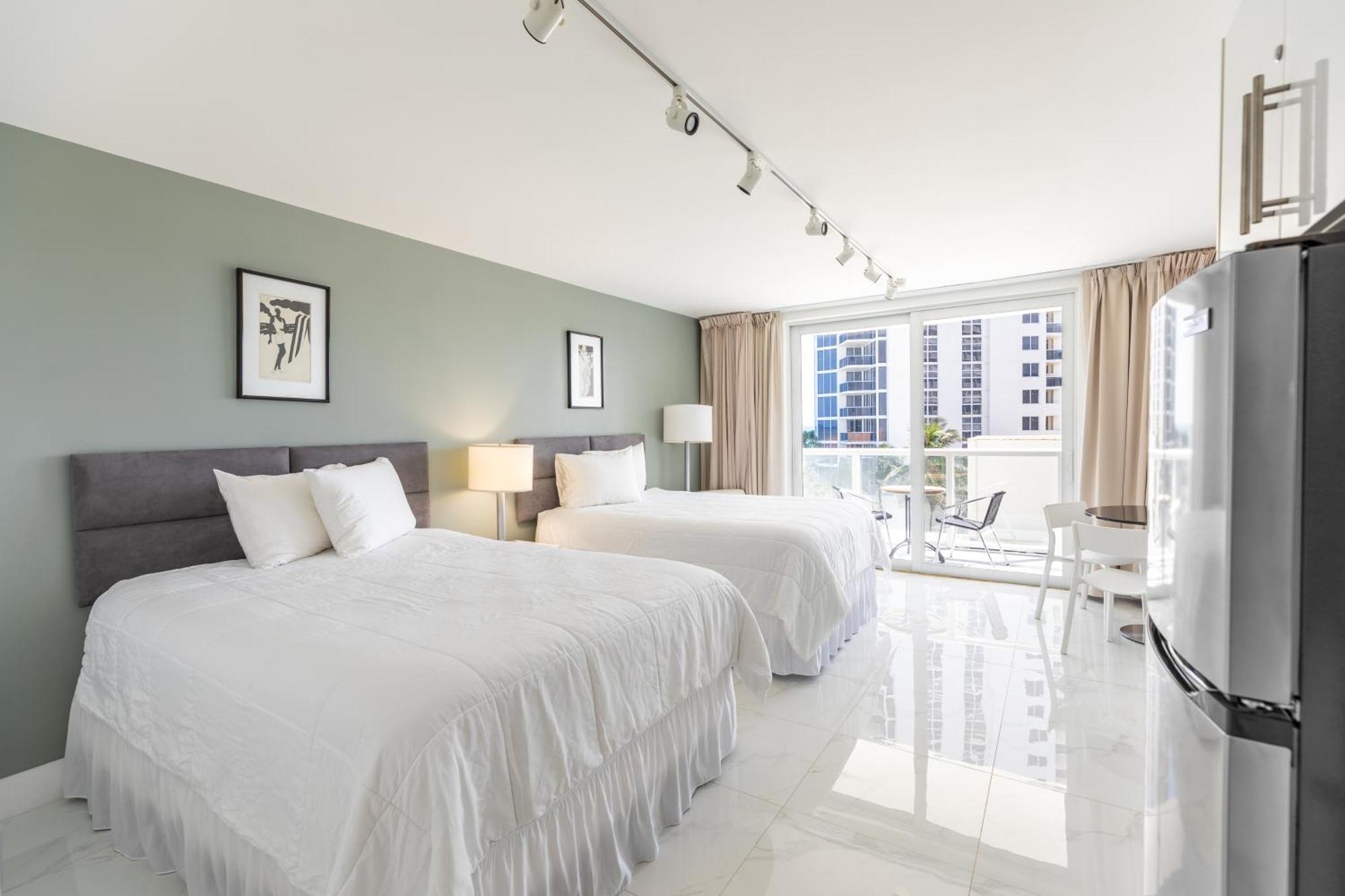 Sunny Isles Beach Resort Studio With Ocean Views Extérieur photo