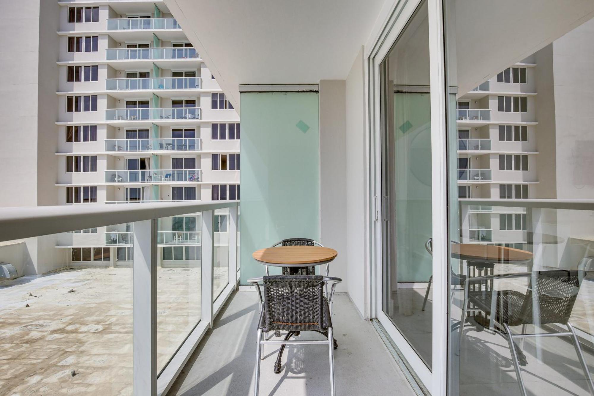 Sunny Isles Beach Resort Studio With Ocean Views Extérieur photo