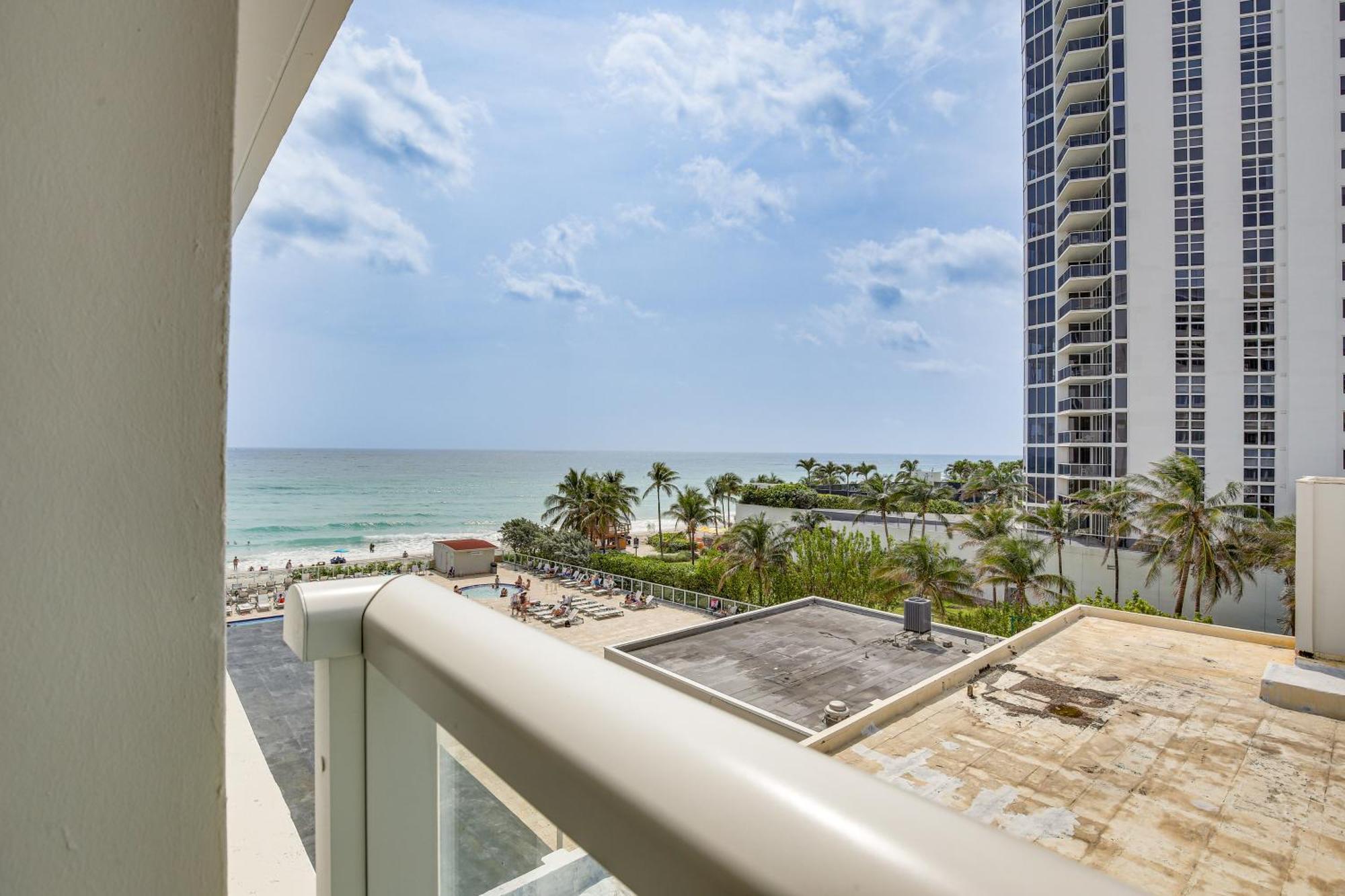 Sunny Isles Beach Resort Studio With Ocean Views Extérieur photo